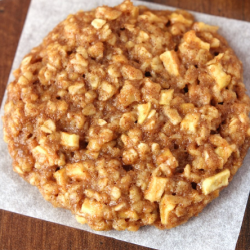 Apple Pie Oatmeal Cookies